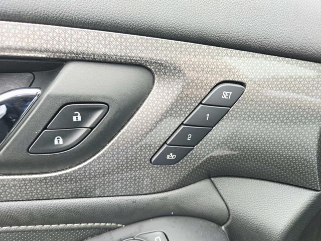 Chevrolet Traverse Vehicle Full-screen Gallery Image 35