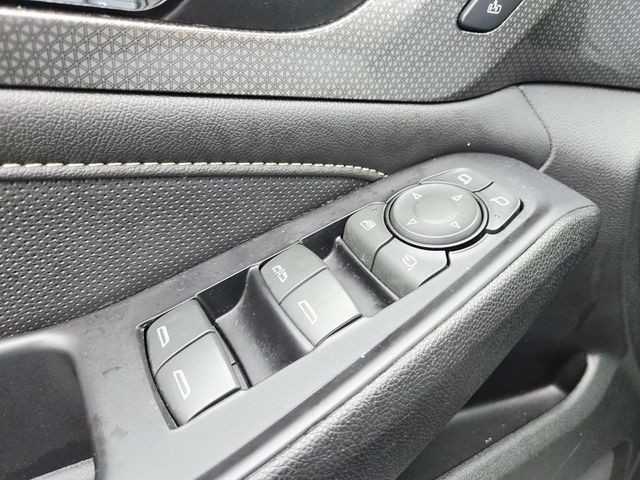 Chevrolet Traverse Vehicle Full-screen Gallery Image 36