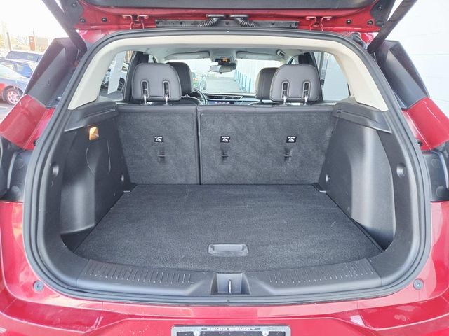 Buick Encore GX Vehicle Full-screen Gallery Image 10