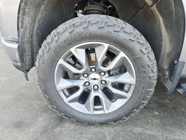 Chevrolet Silverado 1500 Vehicle Full-screen Gallery Image 15