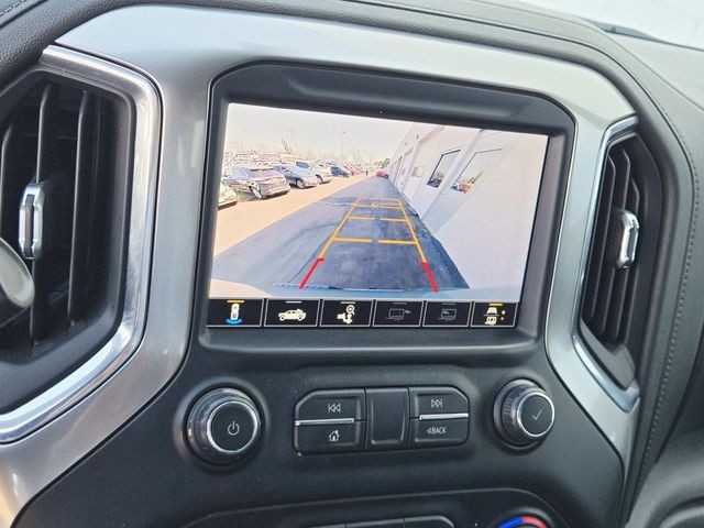 Chevrolet Silverado 1500 Vehicle Full-screen Gallery Image 24