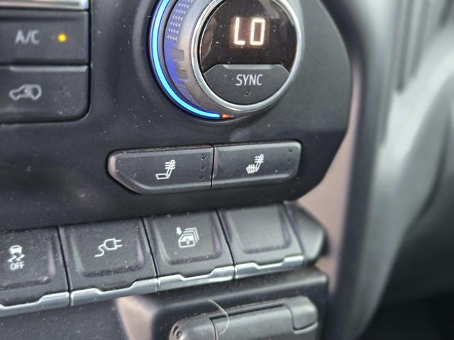 Chevrolet Silverado 1500 Vehicle Full-screen Gallery Image 26