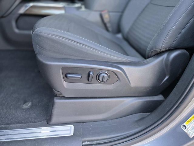 Chevrolet Silverado 1500 Vehicle Full-screen Gallery Image 34