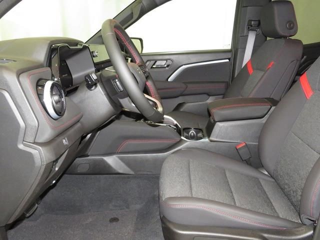 Chevrolet Colorado Vehicle Full-screen Gallery Image 07