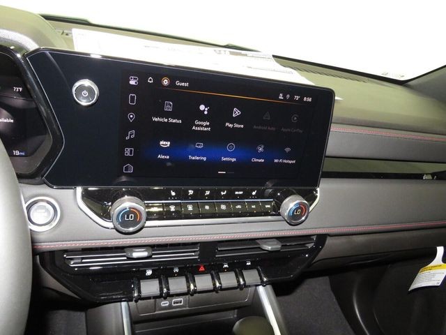 Chevrolet Colorado Vehicle Full-screen Gallery Image 16