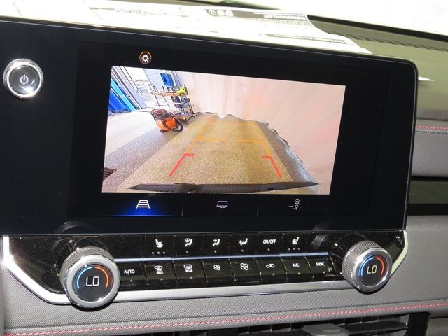 Chevrolet Colorado Vehicle Full-screen Gallery Image 18