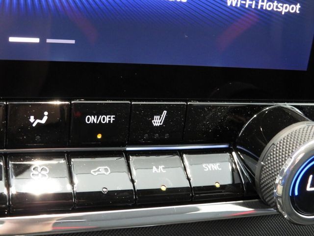 Chevrolet Colorado Vehicle Full-screen Gallery Image 19