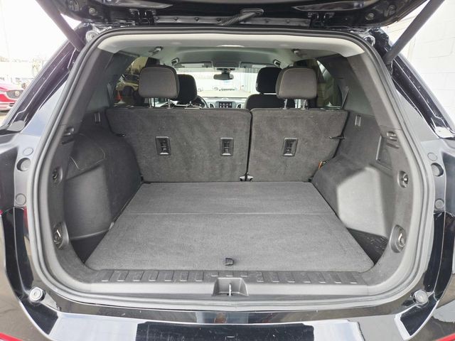 Chevrolet Equinox Vehicle Full-screen Gallery Image 10