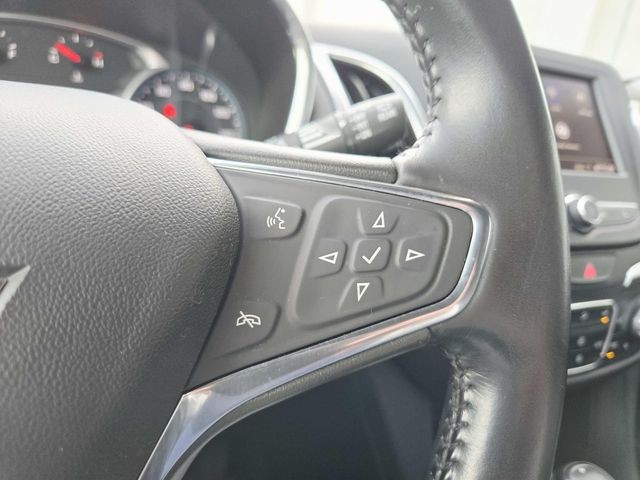 Chevrolet Equinox Vehicle Full-screen Gallery Image 17