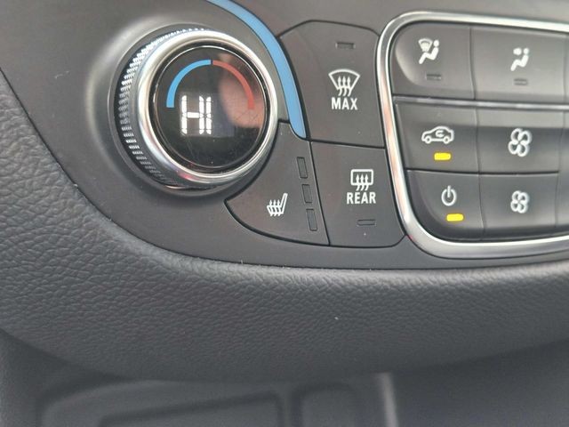 Chevrolet Equinox Vehicle Full-screen Gallery Image 24