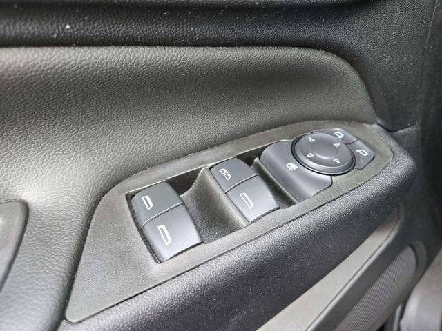 Chevrolet Equinox Vehicle Full-screen Gallery Image 31