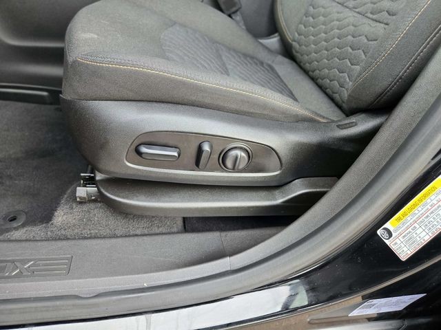 Chevrolet Equinox Vehicle Full-screen Gallery Image 33