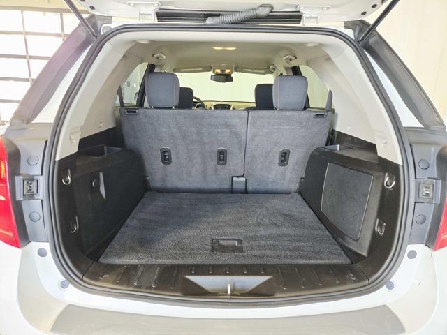 Chevrolet Equinox Vehicle Full-screen Gallery Image 10