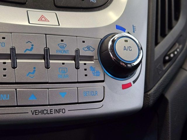 Chevrolet Equinox Vehicle Full-screen Gallery Image 24