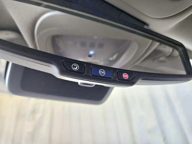 Chevrolet Equinox Vehicle Full-screen Gallery Image 26