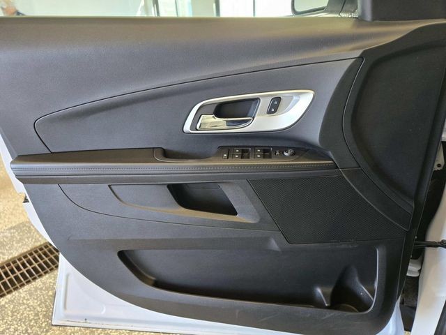 Chevrolet Equinox Vehicle Full-screen Gallery Image 27