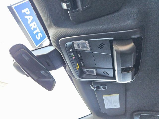 Chevrolet Equinox Vehicle Full-screen Gallery Image 29