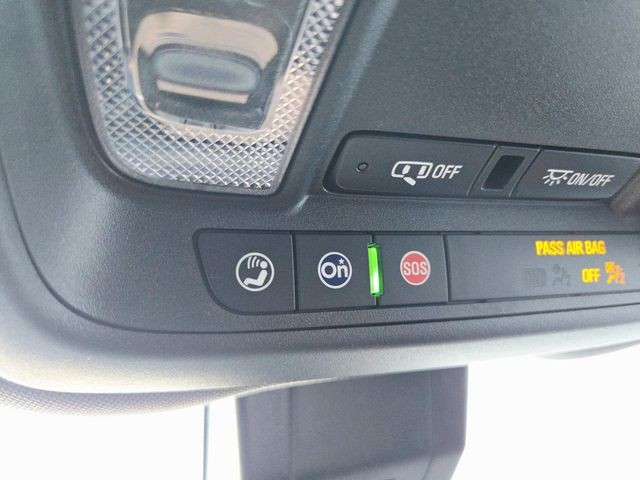 Chevrolet Equinox Vehicle Full-screen Gallery Image 30