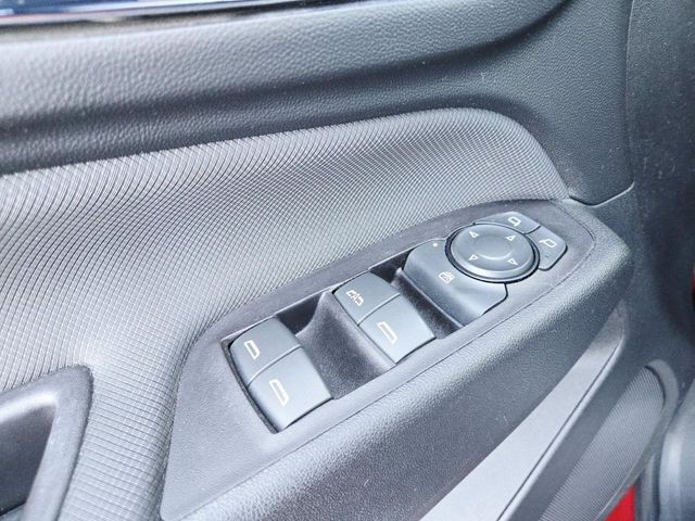 Chevrolet Equinox Vehicle Full-screen Gallery Image 32