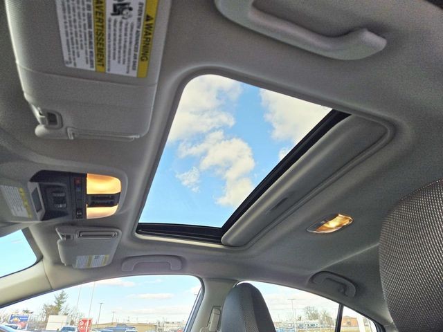 Subaru Impreza Vehicle Full-screen Gallery Image 06