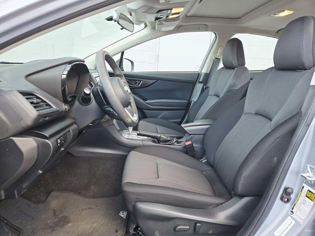 Subaru Impreza Vehicle Full-screen Gallery Image 09