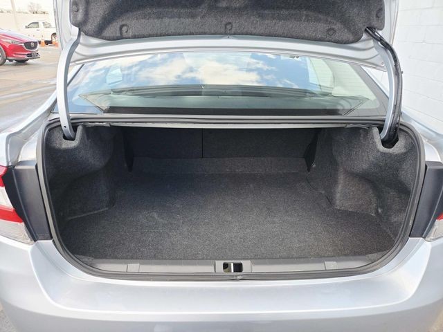 Subaru Impreza Vehicle Full-screen Gallery Image 11