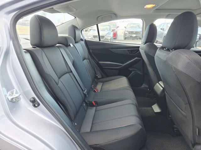 Subaru Impreza Vehicle Full-screen Gallery Image 12