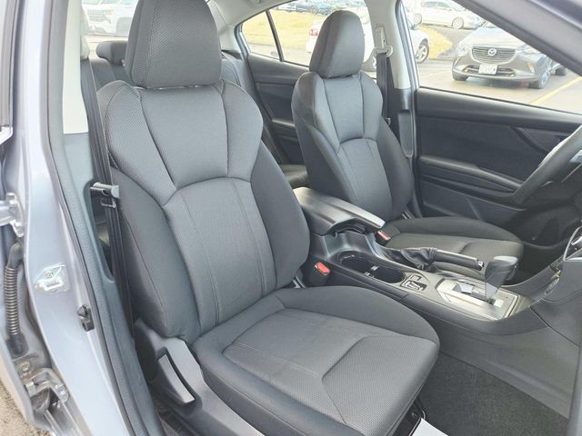 Subaru Impreza Vehicle Full-screen Gallery Image 13