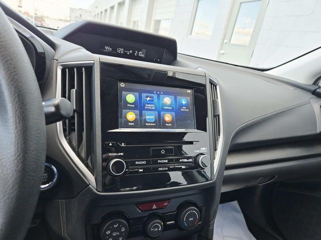 Subaru Impreza Vehicle Full-screen Gallery Image 21