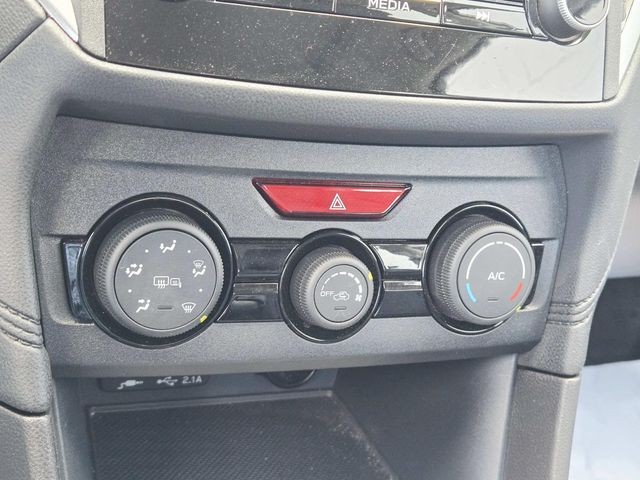 Subaru Impreza Vehicle Full-screen Gallery Image 24