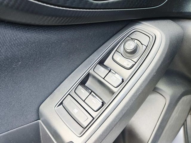 Subaru Impreza Vehicle Full-screen Gallery Image 32