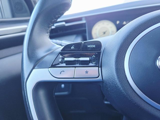 Hyundai Tucson Vehicle Full-screen Gallery Image 17