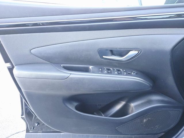 Hyundai Tucson Vehicle Full-screen Gallery Image 31