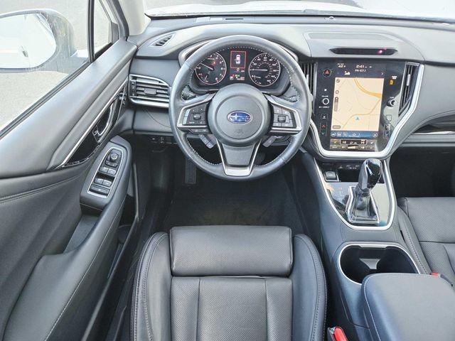 Subaru Legacy Vehicle Full-screen Gallery Image 08