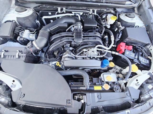 Subaru Legacy Vehicle Full-screen Gallery Image 16