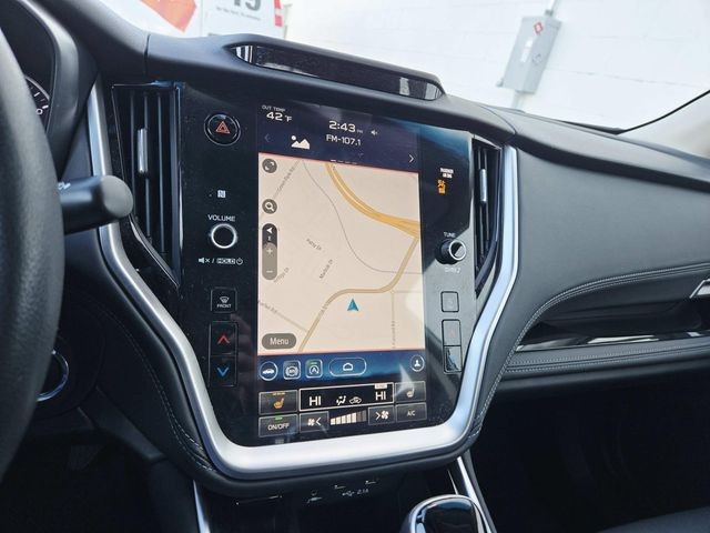 Subaru Legacy Vehicle Full-screen Gallery Image 23