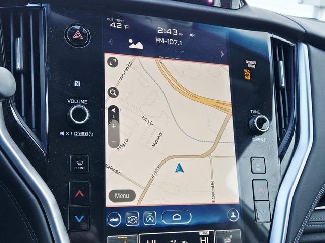 Subaru Legacy Vehicle Full-screen Gallery Image 24