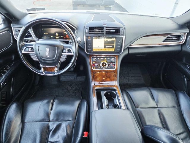 Lincoln Continental Vehicle Full-screen Gallery Image 07