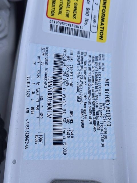 Lincoln Continental Vehicle Full-screen Gallery Image 33