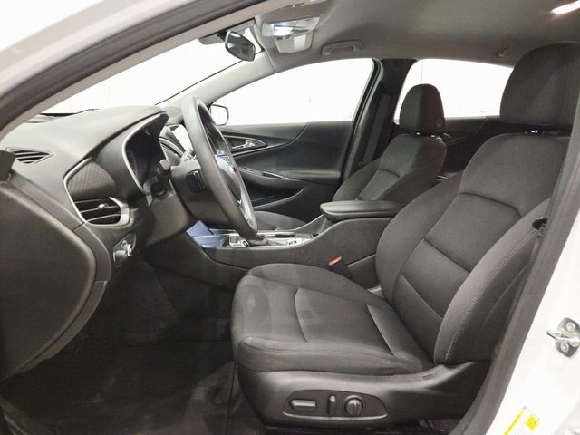 Chevrolet Malibu Vehicle Full-screen Gallery Image 08