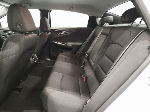 Chevrolet Malibu Vehicle Full-screen Gallery Image 09