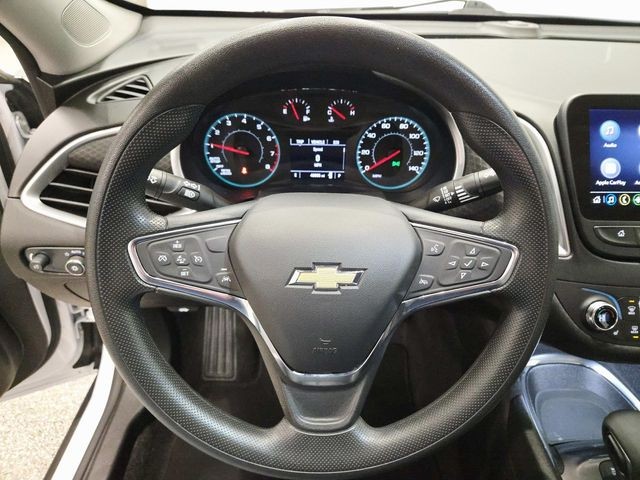 Chevrolet Malibu Vehicle Full-screen Gallery Image 15