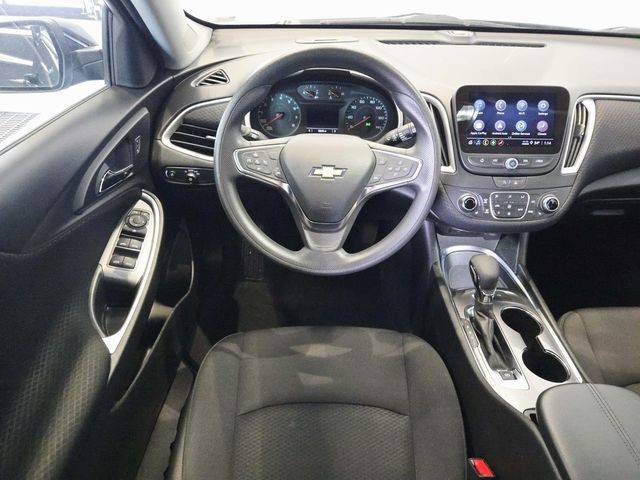 Chevrolet Malibu Vehicle Full-screen Gallery Image 07