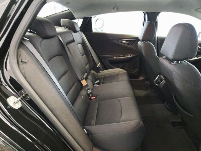 Chevrolet Malibu Vehicle Full-screen Gallery Image 11