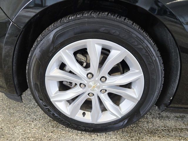 Chevrolet Malibu Vehicle Full-screen Gallery Image 14