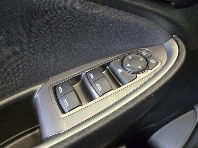 Chevrolet Malibu Vehicle Full-screen Gallery Image 29