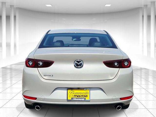 Mazda Mazda3 Vehicle Full-screen Gallery Image 04