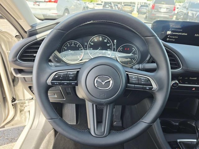 Mazda Mazda3 Vehicle Full-screen Gallery Image 15