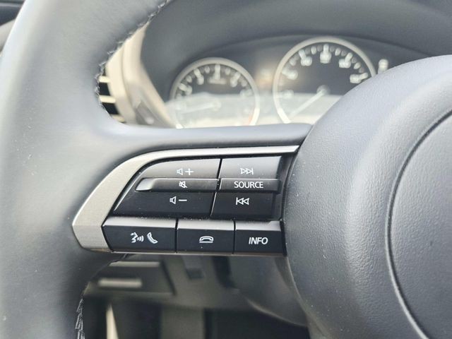 Mazda Mazda3 Vehicle Full-screen Gallery Image 16