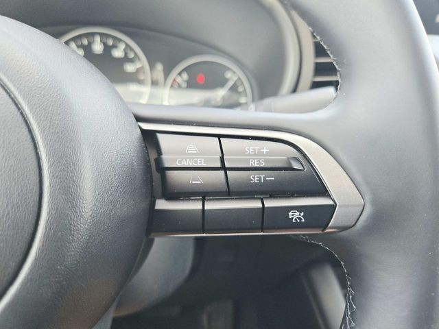 Mazda Mazda3 Vehicle Full-screen Gallery Image 17